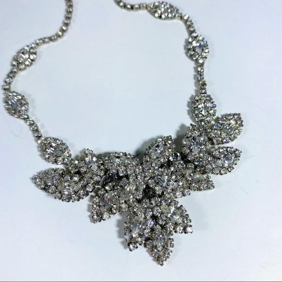 Stunning vintage rhinestone encrusted cocktail necklace
